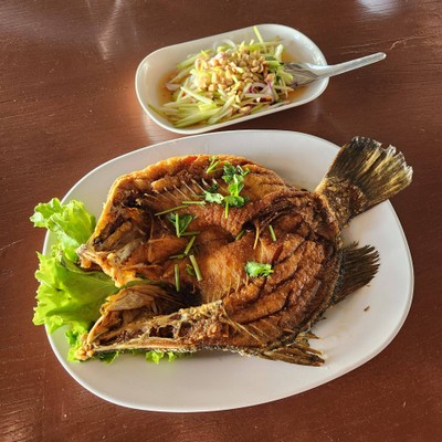 ปลากระพงทอดน้ำปลา