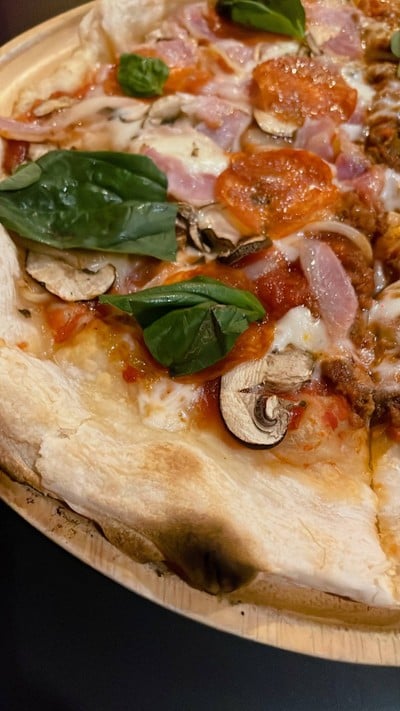 พิซซ่าอโลล่า