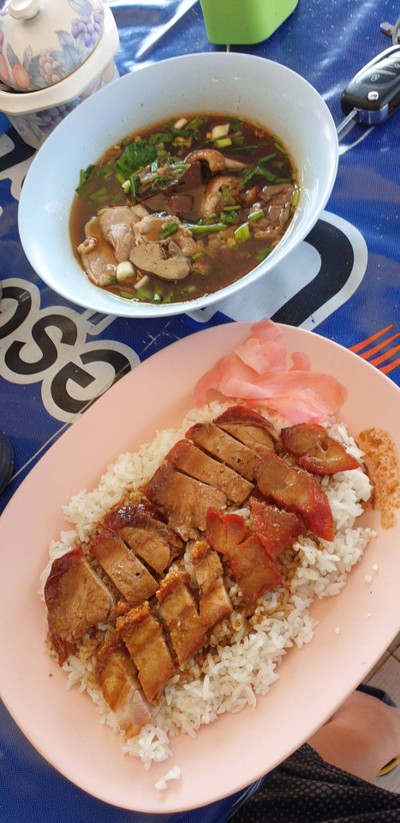 อาหาร หรือ เครื่องดื่ม