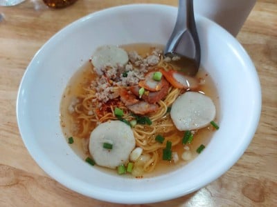 บะหมี่น้ำต้มยำ (ใส่กล่อง)
