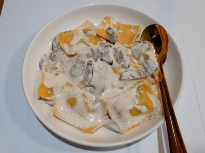 Ravioli 4 Cheese Cream.