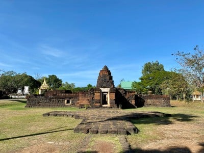 ปราสาทหนองกู่ ร้อยเอ็ด