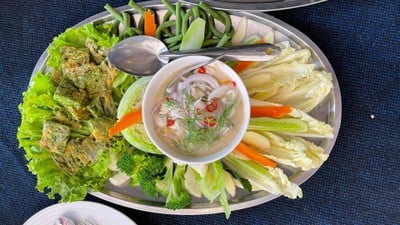 สวนอาหารซุ้มไผ่ เรโทร