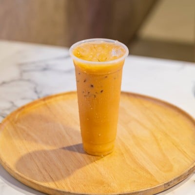 หวานลิ้นไอติมไข่แข็ง ปากซอยจรัญ 63