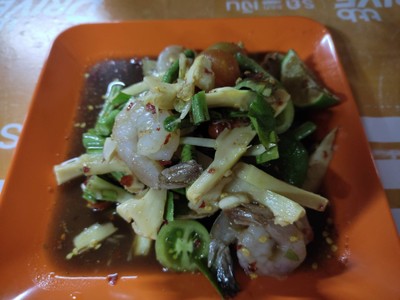 ตำหน่อไม้กุ้งสด