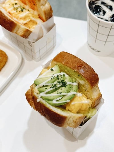 Egg drop Centerpoint Siam Square