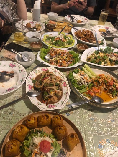 เกี๊ยวกุหลาบลาบไก่