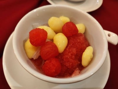 อาหาร หรือ เครื่องดื่ม