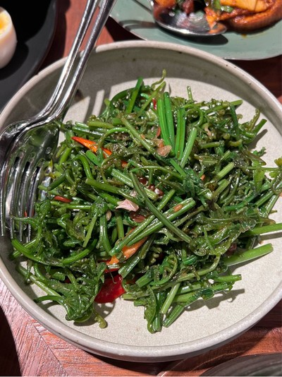 ผัดผักกูดไฟแดง