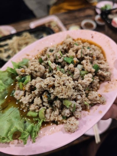 อาหาร หรือ เครื่องดื่ม