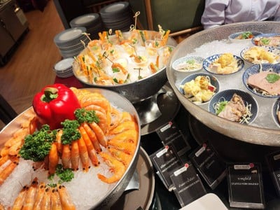 อาหาร หรือ เครื่องดื่ม