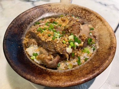 ข้าวหน้าหมูและลิ้นกระเทียม