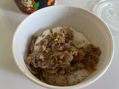 ข้าวหมูทอดกระเทียม