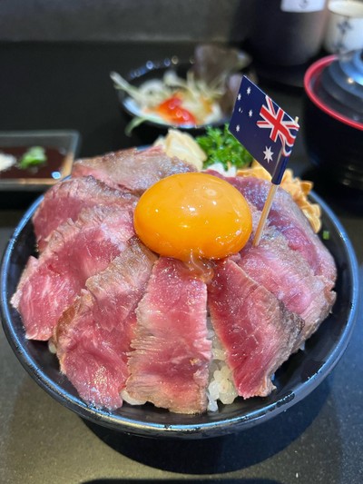 ข้าวหน้าเนื้อออสเตรเลียแองกัส