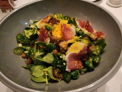 สลักผักใส่ไข่