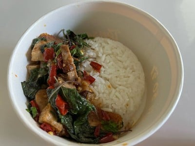 ข้าวกะเพราหมูกรอบ