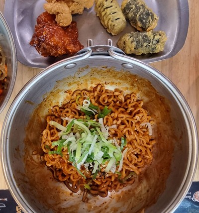 อาหาร หรือ เครื่องดื่ม