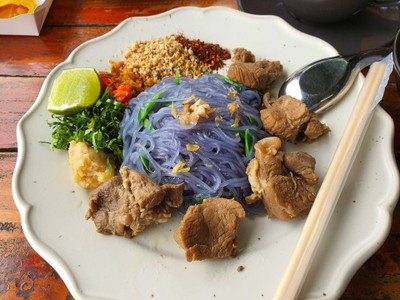 อัญชันหมูตุ๋นต้มยำแห้ง