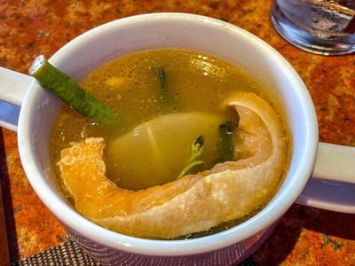 อาหาร หรือ เครื่องดื่ม