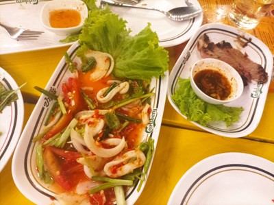 ยำปลาหมึก