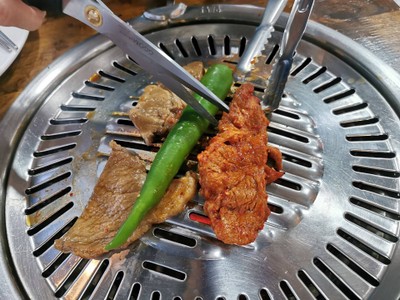 อาหาร หรือ เครื่องดื่ม