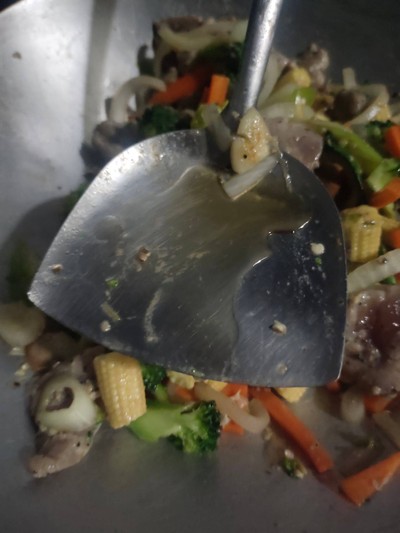 วิธีทำ ผัดผักรวมมิตรหมูหมักพริกไทยดำ วิธีทำ ผัดผักรวมมิตรหมูหมักพริกไทยดำ