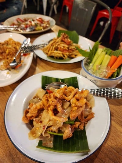 อาหาร หรือ เครื่องดื่ม