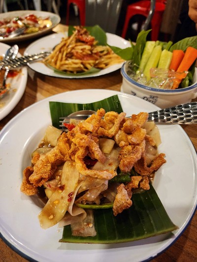 อาหาร หรือ เครื่องดื่ม