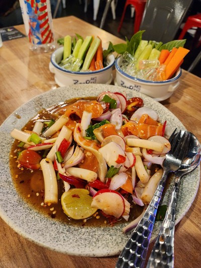 อาหาร หรือ เครื่องดื่ม