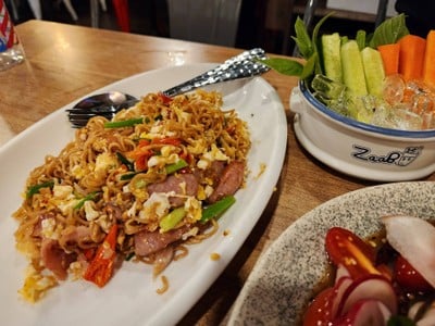 อาหาร หรือ เครื่องดื่ม