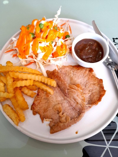 สเต็กหมูพริกไทยดำ