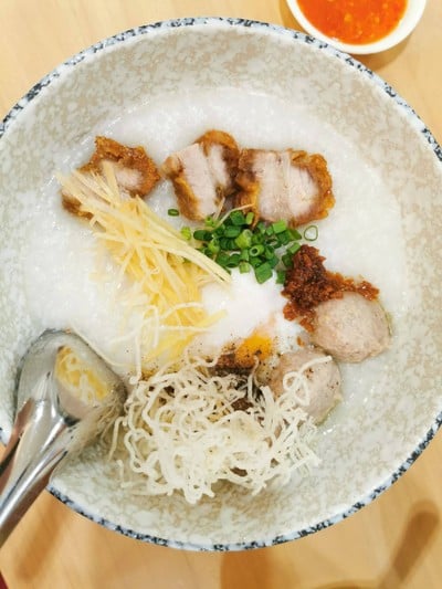 อาหาร หรือ เครื่องดื่ม