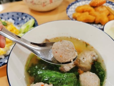 อาหาร หรือ เครื่องดื่ม