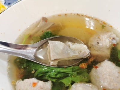 อาหาร หรือ เครื่องดื่ม