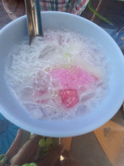 อาหาร หรือ เครื่องดื่ม