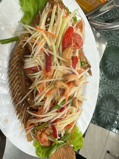 ปลาทับทิมทอดส้มตำ