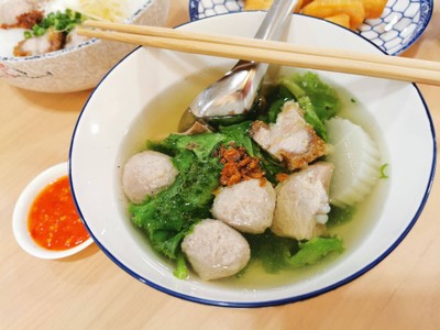 อาหาร หรือ เครื่องดื่ม