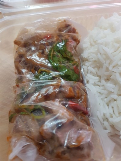 ข้าวกะเพราหมูนุ่มมาก ชิ้นโต ข้าวมะลิหอมหวานนุ่ม