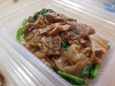 ผัดซีอิ๊วหมูนุ่ม ผักหวานกรอบ อร่อยฉ่ำ