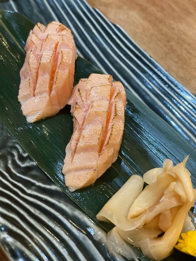 Grilled salmon sushi