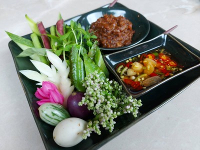 น้ำพริกและผักพื้นบ้าน