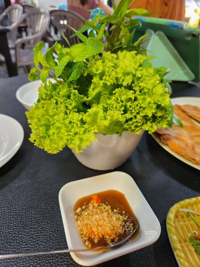 แหนมเนือง