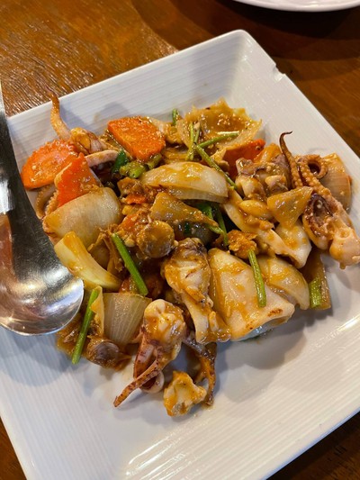 ปลาหมึกผัดไข่เค็ม