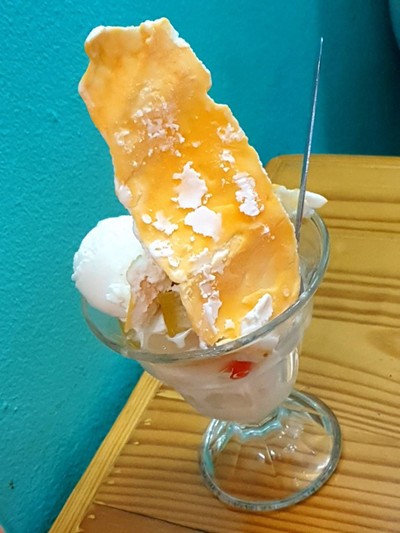 อาหาร หรือ เครื่องดื่ม