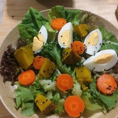 วิธีทำ สลัดผักไข่ต้มงาดำ วิธีทำ สลัดผักไข่ต้มงาดำ
