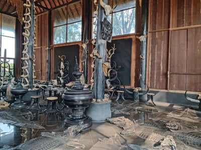 บรรยากาศ พิพิธภัณฑ์บ้านดำ/บ้านศิลปินแห่งชาติ อาจารย์ถวัลย์ดัชนี