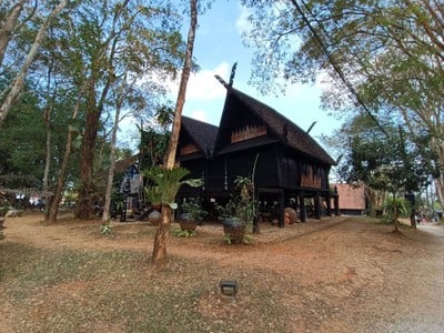 บรรยากาศ พิพิธภัณฑ์บ้านดำ/บ้านศิลปินแห่งชาติ อาจารย์ถวัลย์ดัชนี
