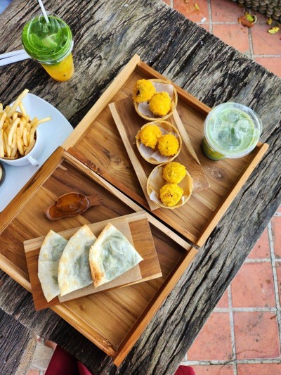 อาหาร หรือ เครื่องดื่ม