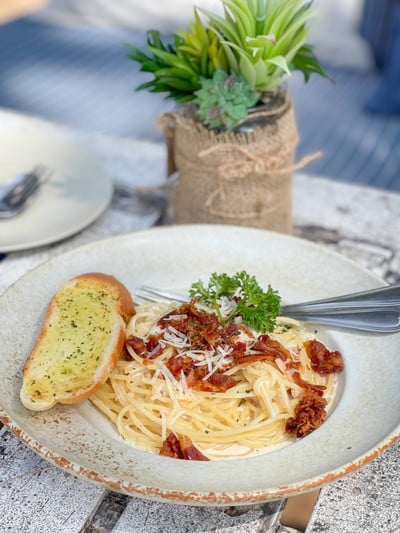 เมนูของร้าน Cave Beach Club