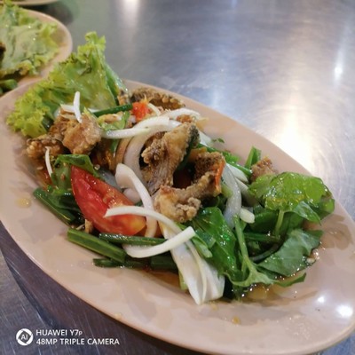ยำปลาสลิด